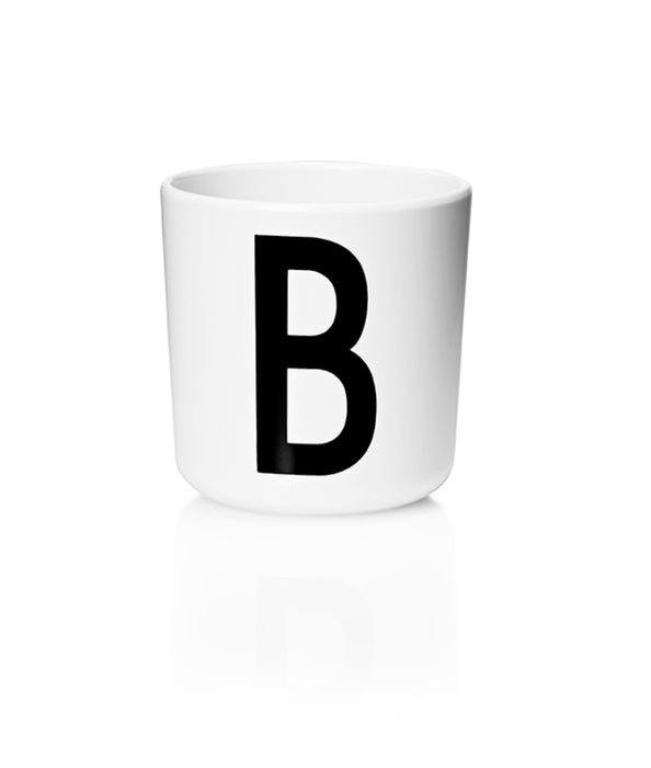 Tasse de mélamine, b